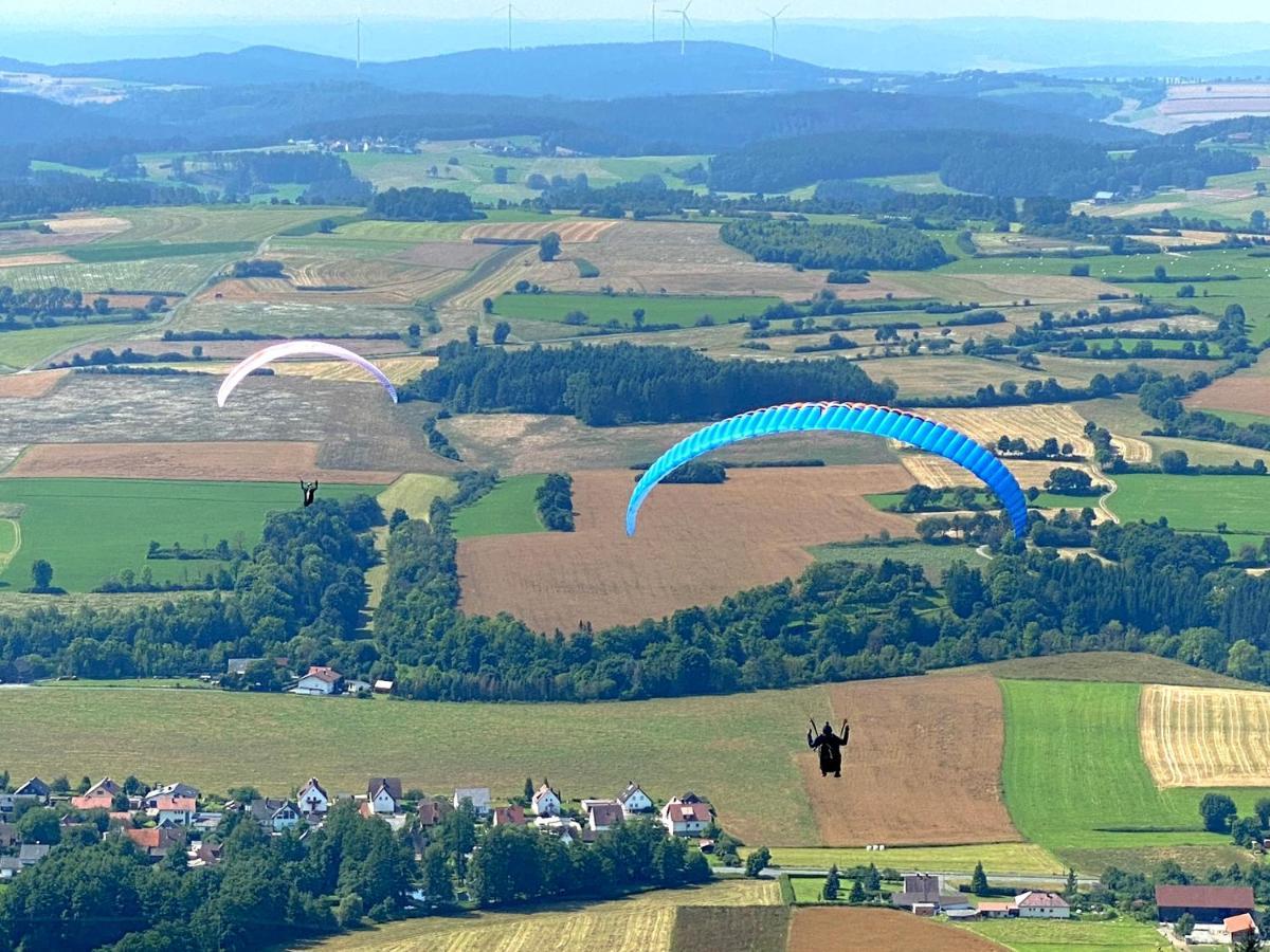 Fraenkische Linie - Radspitz-Ferienwohnungen Marktrodach Екстериор снимка
